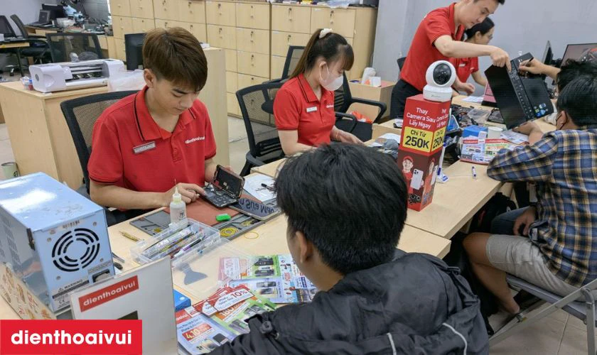 Quy trình được thực hiện bởi kỹ thuật viên tay nghề cao