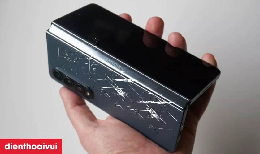 Trường hợp cần thay c&aacute;p nối main Samsung Galaxy Z Fold 5 h&atilde;ng Safety