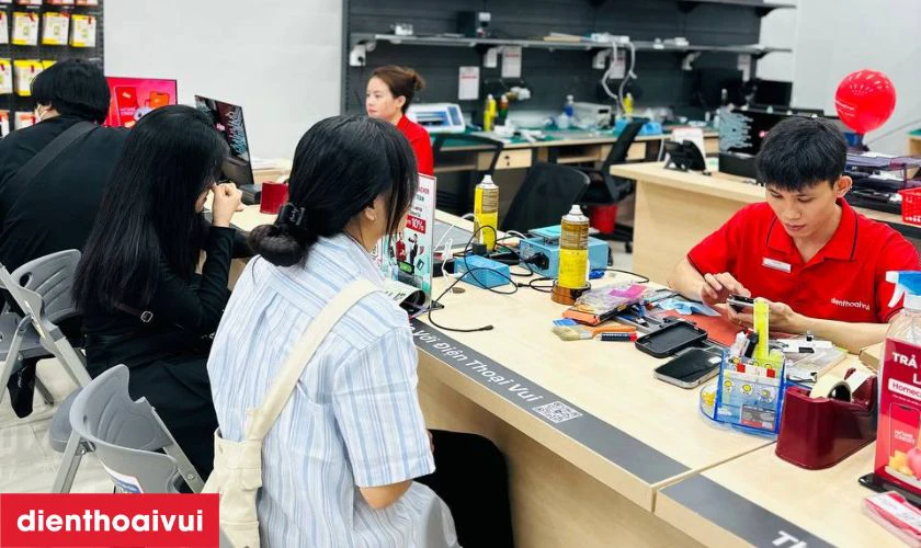 Địa chỉ thay chân sạc iPhone 12 Pro hãng Aries tại TPHCM và Hà Nội