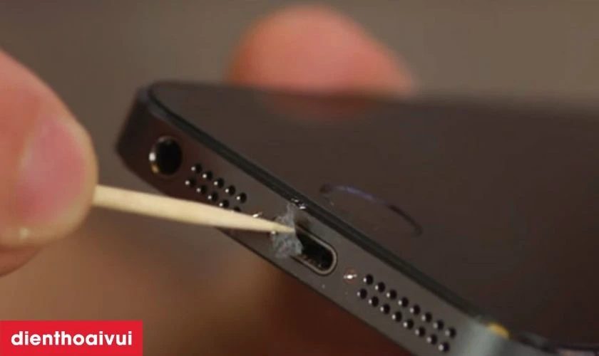 Nguyên nhân chân sạc điện thoại iPhone 6S bị hư hỏng