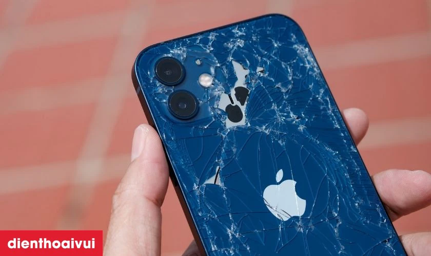 Nguyên nhân khiến cáp sạc không dây NFC iPhone 12 bị hư hỏng