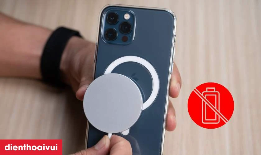 Khi nào cần thay cáp sạc không dây NFC iPhone 13?