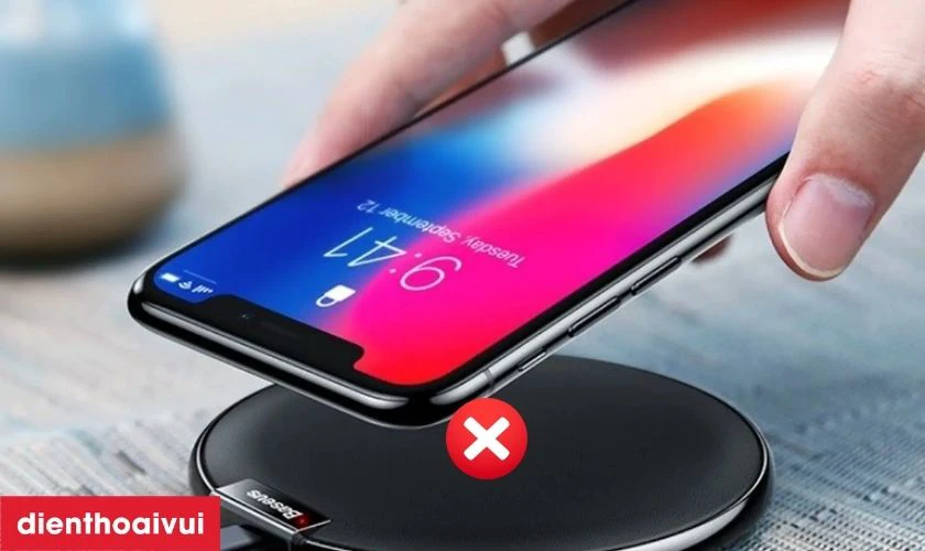 Nguyên nhân cáp sạc không dây NFC iPhone XS Max bị hư hỏng