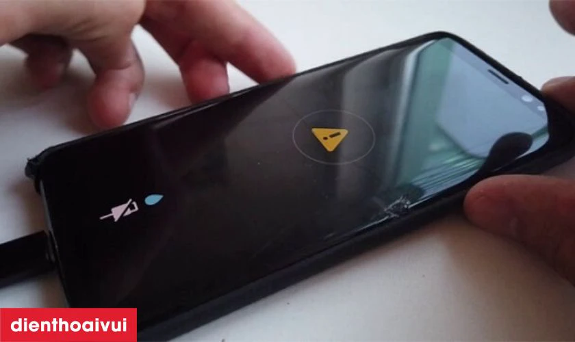 Khi nào cần thay chân sạc Samsung Note 10 Plus mới?