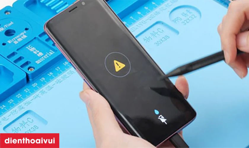 Có nên thay chân sạc Samsung Note Plus không?