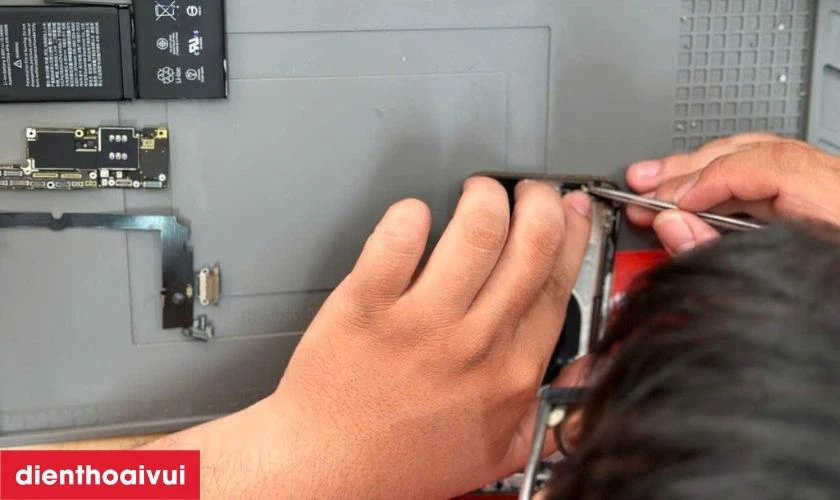 Quy trình thay cáp volume iPhone 6S Plus chính hãng GENA tại Điện Thoại Vui