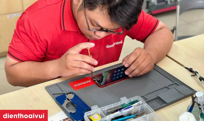 Quy trình thay cáp volume iPhone 8 Plus chính hãng GENA tại Điện Thoại Vui
