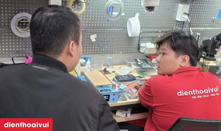 Kiểm tra thiết bị v&agrave; b&aacute;o gi&aacute; thay thế