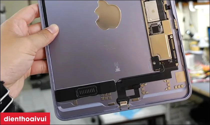 Khi nào bạn cần thay chân sạc iPad Air 5? 