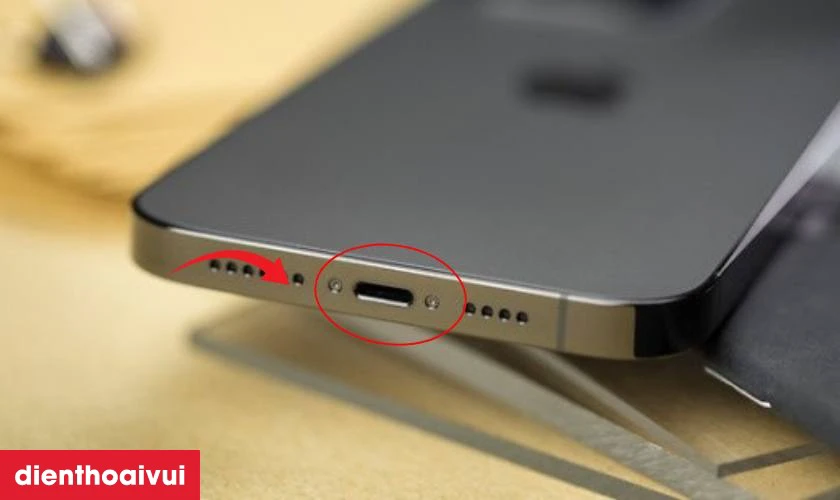 Thay chân sạc iPhone 13 Pro chính hãng GENA là gì