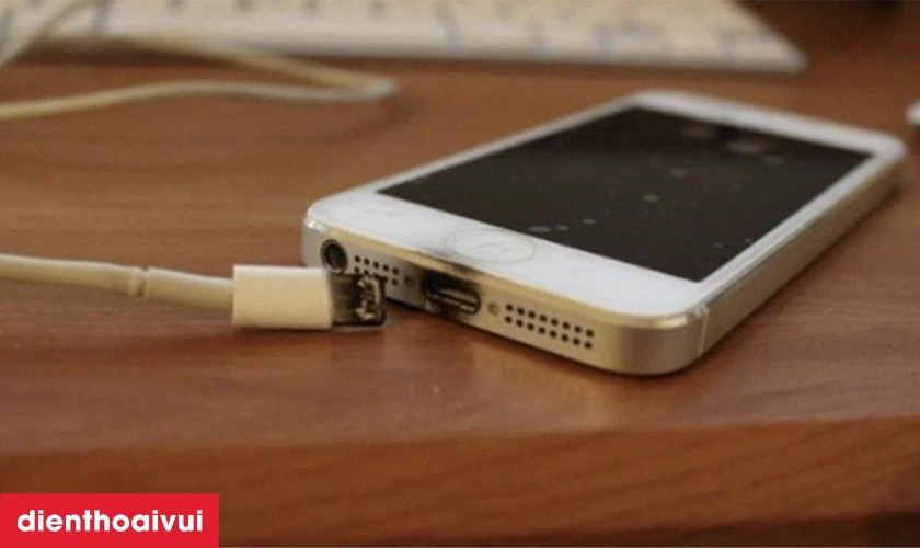 Khi nào bạn cần thay chân sạc iPhone 8 chính hãng GENA?