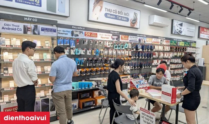 Dịch vụ thay chân sạc iPhone 8 Plus chính hãng GENA chính hãng, lấy liền tại Điện Thoại Vui