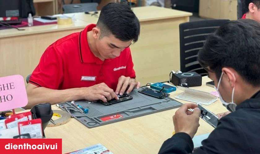 Cửa hàng thay chân sạc iPhone X chính hãng GENA ở đâu uy tín