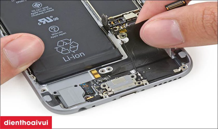Có nên thay chân sạc iPhone XS Max chính hãng GENA không?