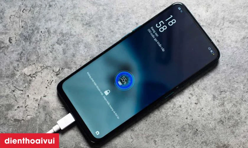 Hướng dẫn c&aacute;ch sạc điện thoại Oppo A18 an to&agrave;n