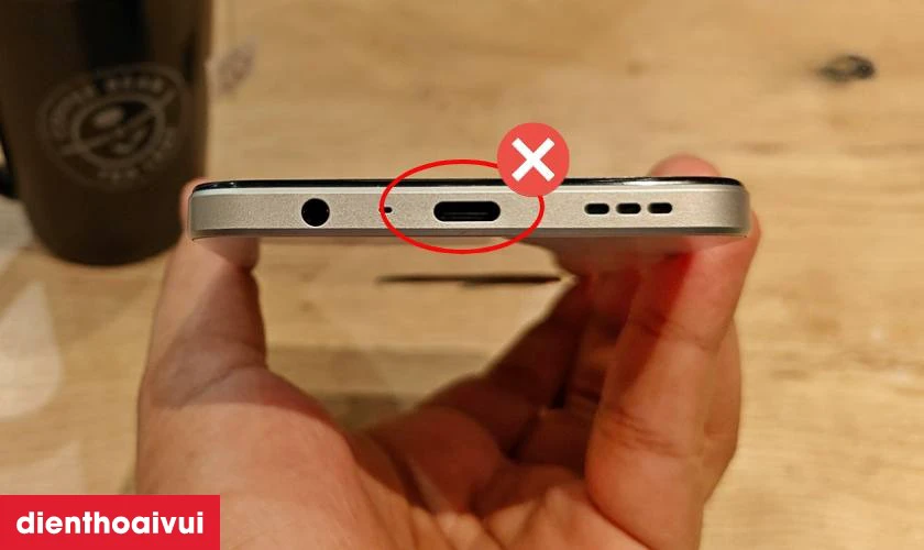 Trường hợp n&agrave;o cần thay ch&acirc;n sạc