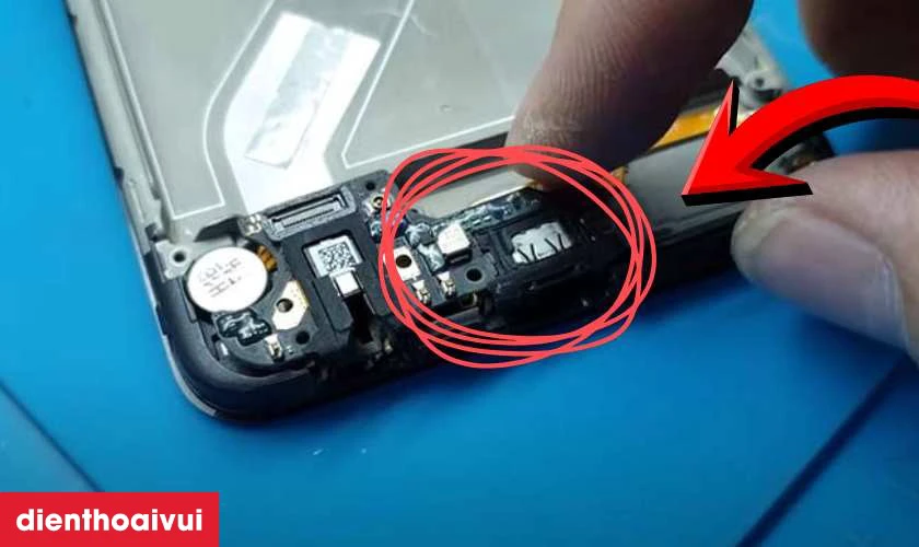 Dấu hiệu n&agrave;o bạn cần thay ch&acirc;n sạc Oppo A5 2020?