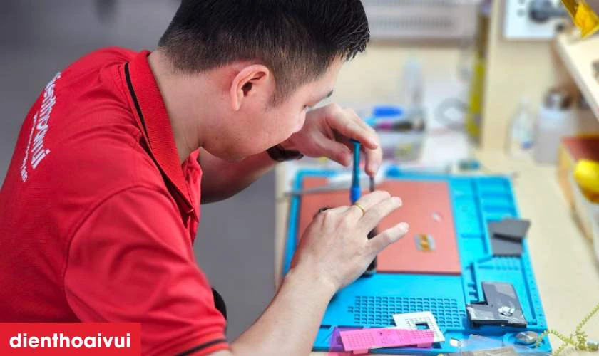 Quy tr&igrave;nh c&ocirc;ng khai, b&aacute;o gi&aacute; r&otilde; r&agrave;ng trước sửa chữa