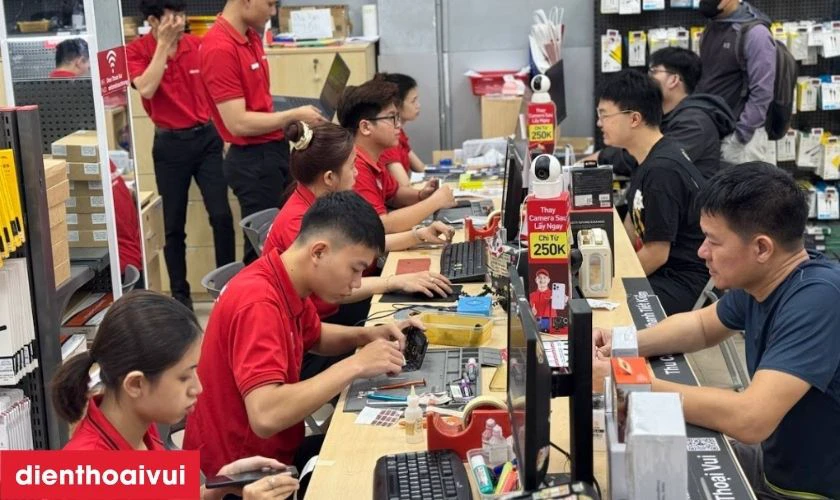 Kh&aacute;ch h&agrave;ng xem trực tiếp, b&aacute;o gi&aacute; r&otilde; r&agrave;ng trước khi sửa