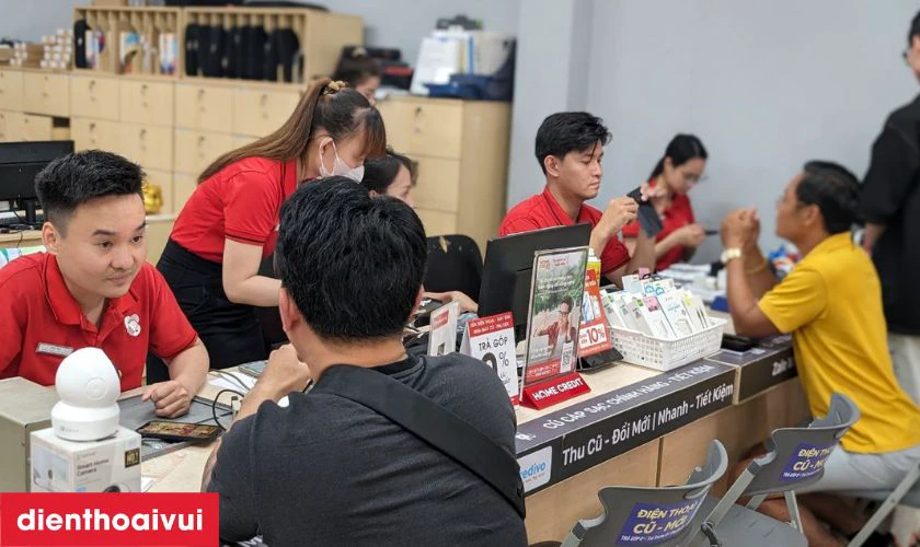 Kh&aacute;ch h&agrave;ng được theo d&otilde;i trực tiếp to&agrave;n bộ qu&aacute; tr&igrave;nh