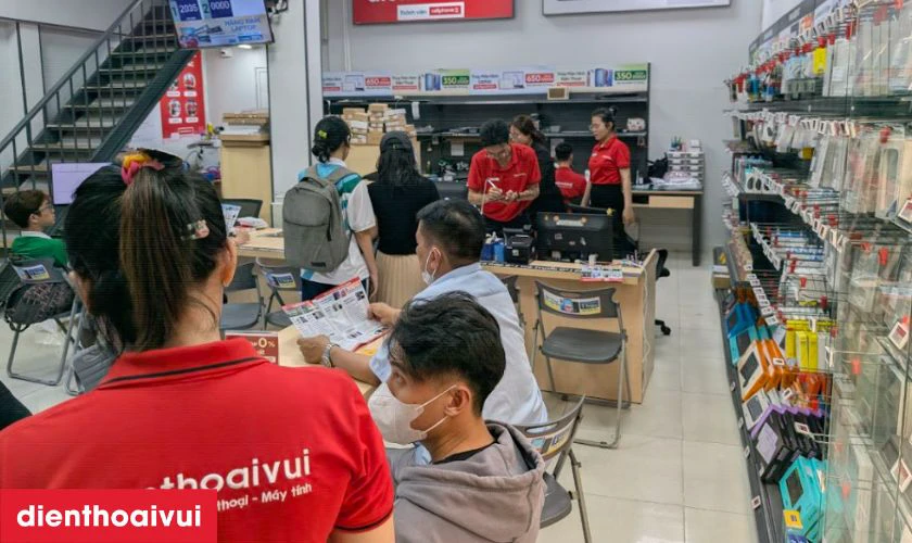 Địa chỉ thay ch&acirc;n sạc Oppo Reno ở đ&acirc;u gi&aacute; tốt, lấy liền tại TPHCM, H&agrave; Nội, Đồng Nai?