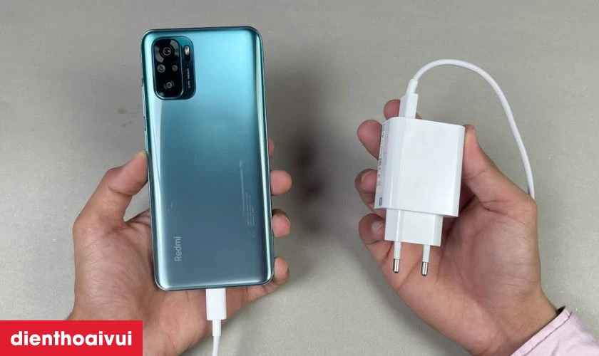 Nguyên nhân chân sạc điện thoại Xiaomi Redmi Note 10 bị hư hỏng