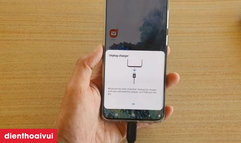 Nguyên nhân chân sạc điện thoại Samsung Galaxy A14 5G bị hư hỏng