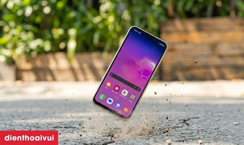 Ch&acirc;n sạc Samsung Galaxy A16 5G bị hỏng do va đập