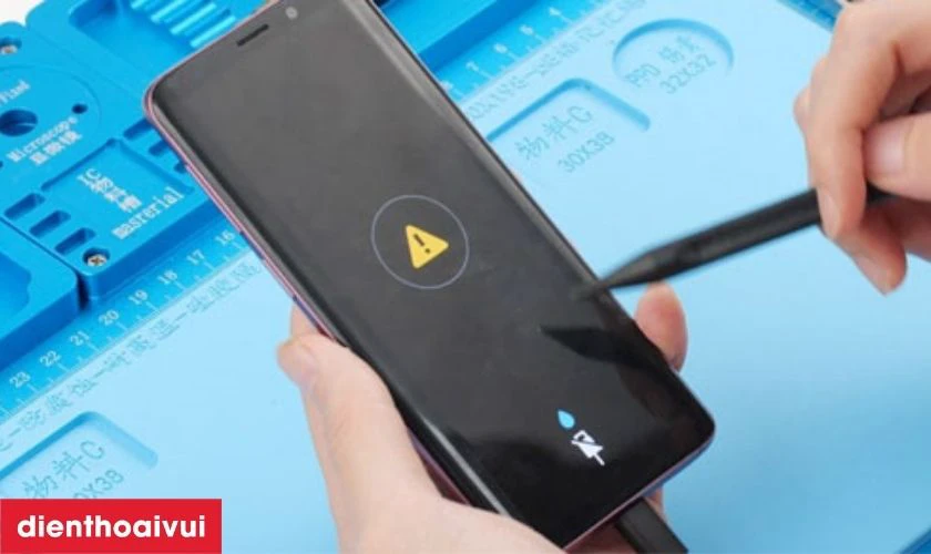 Khi nào bạn cần thay chân sạc Samsung Galaxy A25 5G?