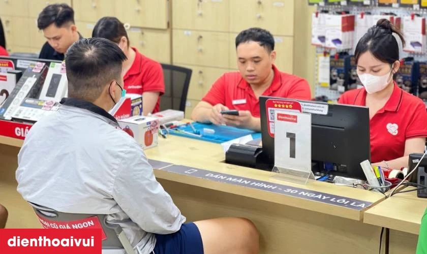 Quy tr&igrave;nh thay ch&acirc;n sạc Samsung Galaxy A3 lấy liền tại Điện Thoại Vui