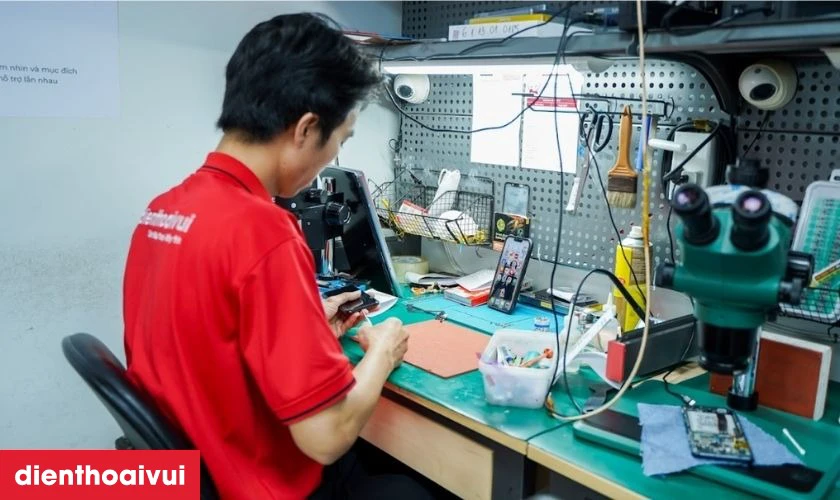 Quy tr&igrave;nh thay ch&acirc;n sạc Samsung Galaxy S23 FE lấy liền