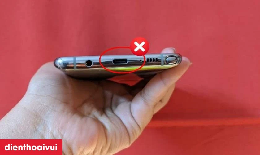 Khi n&agrave;o bạn cần thay ch&acirc;n sạc Samsung