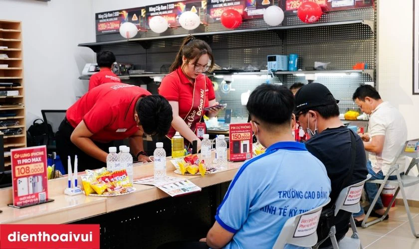 Thay ch&acirc;n sạc Xiaomi Redmi 10 4G uy t&iacute;n tại Điện Thoại Vui