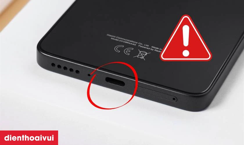 Nguyên nhân chân sạc Xiaomi Redmi Note 13 sạc không vào pin?