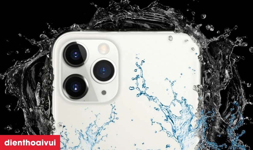 Nước xâm nhập vào điện thoại gây hư hỏng linh kiện, dây nối loa trong