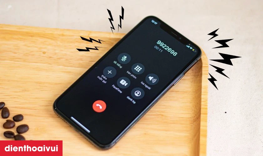 Âm thanh bị rè, không rõ ràng là dấu hiệu cho thấy bạn cần thay dây nối loa trong càng sớm càng tốt