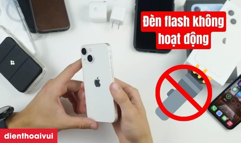 Thay đ&egrave;n flash b&oacute;c m&aacute;y iPhone 13