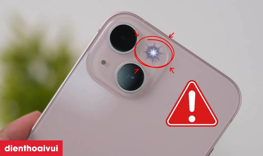 Thay đ&egrave;n flash b&oacute;c m&aacute;y iPhone 13 Mini