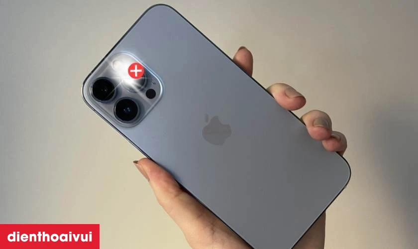 Thay đ&egrave;n flash b&oacute;c m&aacute;y iPhone 13 Pro Max