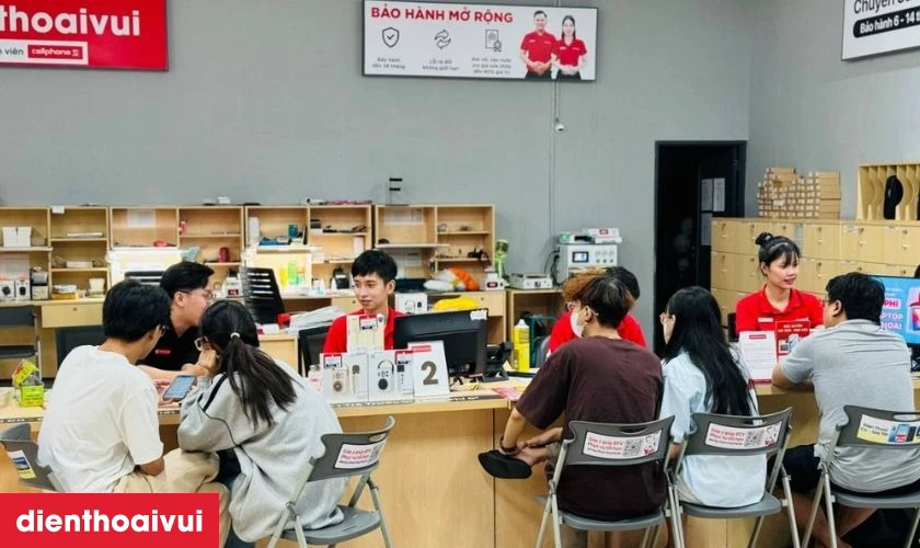 Quy tr&igrave;nh &eacute;p k&iacute;nh Huawei Enjoy 60X chuy&ecirc;n nghiệp tại Điện Thoại Vui