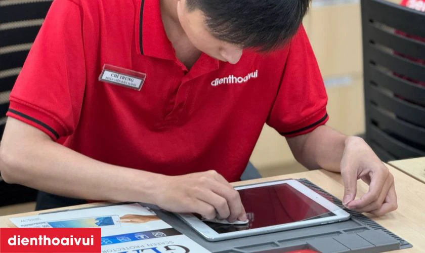 Địa chỉ thay &eacute;p k&iacute;nh iPad 3 ch&iacute;nh h&atilde;ng Feaglet ở đ&acirc;u uy t&iacute;n, lấy liền lại TPHCM v&agrave; H&agrave; Nội