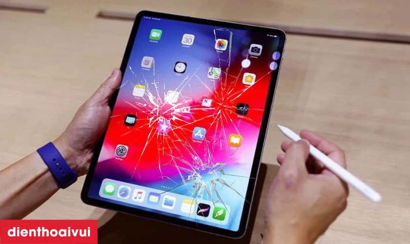 Độ nhạy cảm ứng iPad Pro 12.9 2022 giảm sút, khó điều khiển