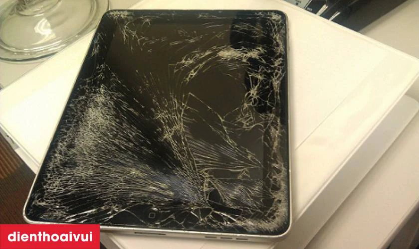 Nguyên nhân tại sao iPad Pro M1 2021 dễ bị nứt vỡ mặt kính