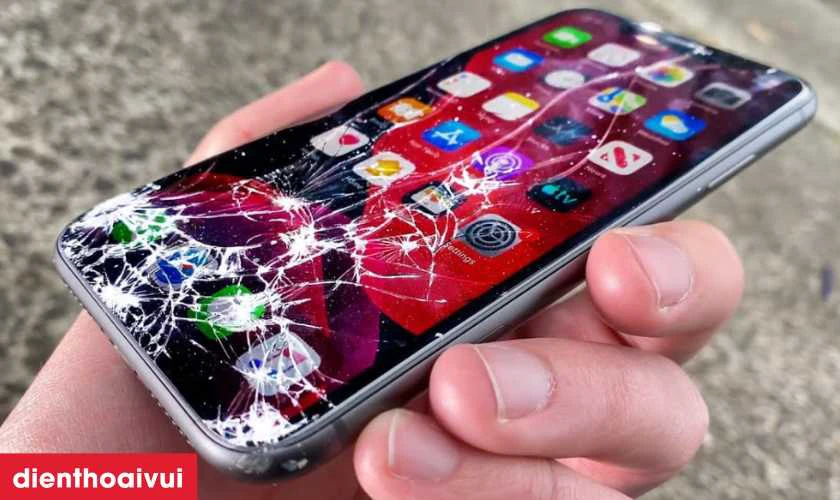 Các dấu hiệu nhận biết bạn cần thay ép kính iPhone 11 chính hãng Feaglet mới