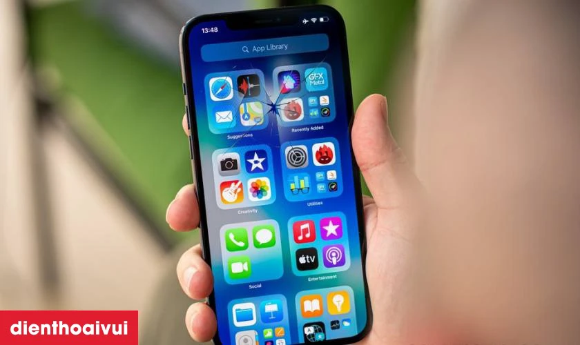 Nguyên nhân tại sao điện thoại dễ bị nứt vỡ mặt kính