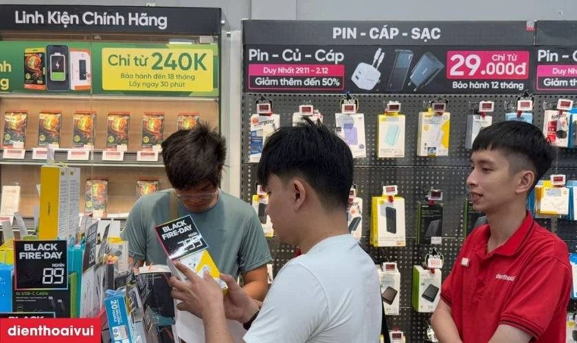Dịch vụ thay linh kiện chính hãng, lấy liền tại Điện Thoại Vui
