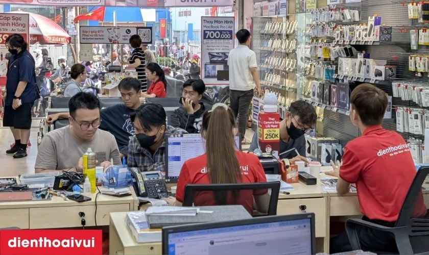 Địa chỉ thay ép kính iPhone 14 Plus chính hãng Feaglet uy tín, lấy liền tại TPHCM và Hà Nội