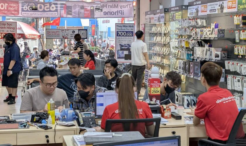 Dịch vụ thay ép kính iPhone 14 Plus chính hãng Feaglet lấy liền tại Điện Thoại Vui