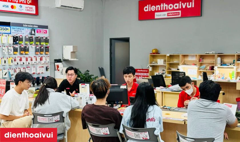 Dịch vụ thay ép kính iPhone 14 Pro Max chính hãng Feaglet lấy liền tại Điện Thoại Vui