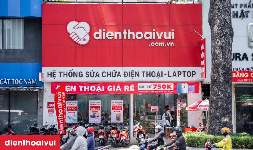 Quá trình sửa chữa tại Điện Thoại Vui minh bạch
